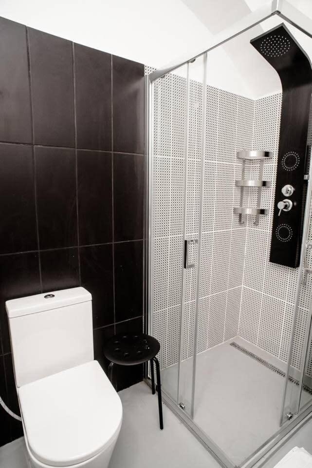 Cute, New And Stylish Apartment In The Center Boedapest Buitenkant foto